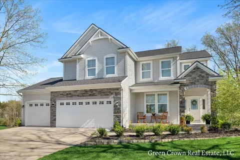 8932 N Wolven Ridge Ct, Rockford, MI 49341