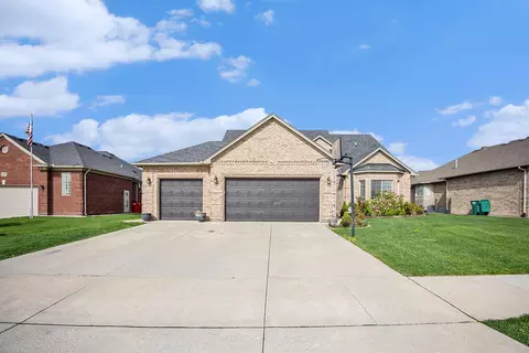 56627 Ruby Dr, Macomb, MI 48042