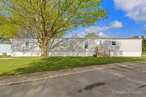 1800 W Main St #57, Lowell, MI 49331