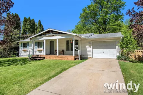 8057 Forest Beach Rd, Watervliet, MI 49098