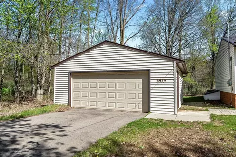 6979 Howe Rd, Bath, MI 48808 photo 18