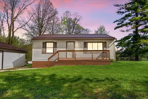 6979 Howe Rd, Bath, MI 48808