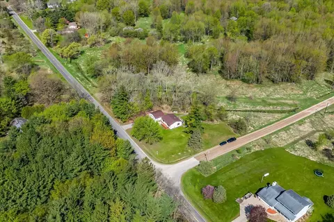 6979 Howe Rd, Bath, MI 48808 photo 20