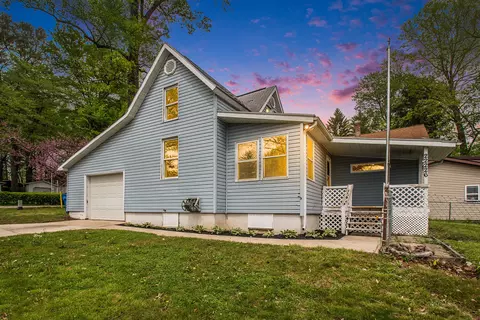 22226 Fern Dr, Cassopolis, MI 49031
