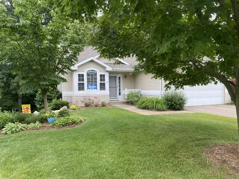 2000 Quail Cove Dr, Kalamazoo, MI 49009