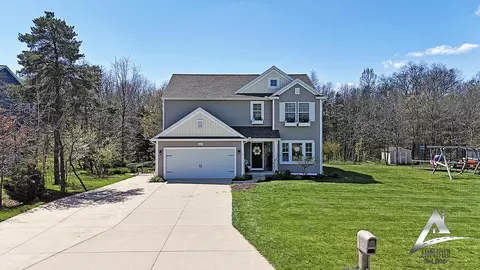 1313 Springview Ct, Middleville, MI 49333