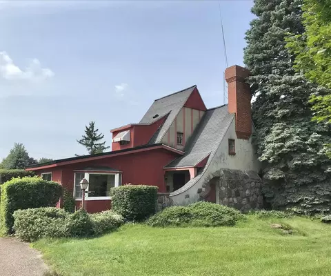 913 E Chicago Rd, Sturgis, MI 49091
