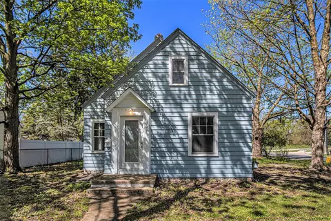 1527 Waverly Dr, Kalamazoo, MI 49048