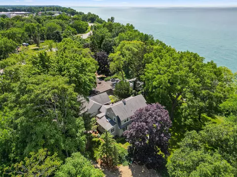 2716 Lake Shore Dr, St. Joseph, MI 49085