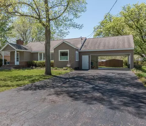 415 Douglas Dr, Decatur, MI 49045