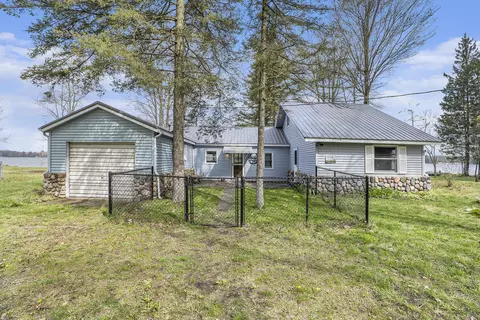 1910 Wolf Lake Dr, Baldwin, MI 49304 photo 8
