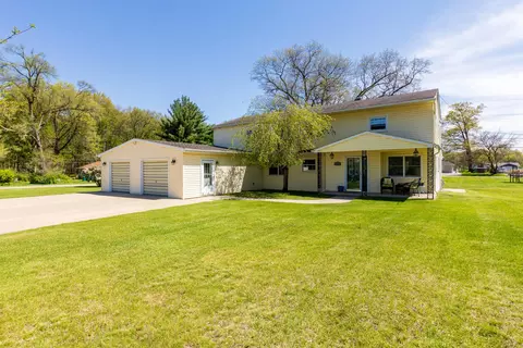 10015 Romaine St, Romulus, MI 48174 photo 2