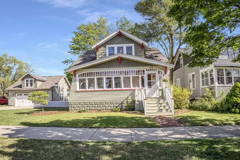 237 W 18th St, Holland, MI 49423