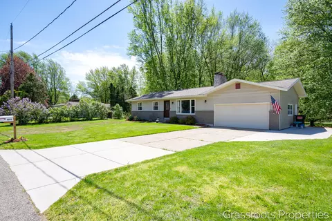 6953 Glen Creek Dr SE, Caledonia, MI 49316