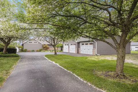 604 Lyon Lake Rd, Marshall, MI 49068 photo 3