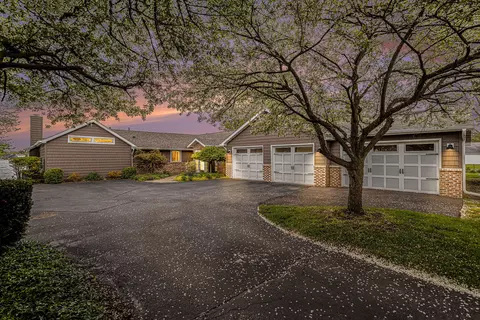 604 Lyon Lake Rd, Marshall, MI 49068