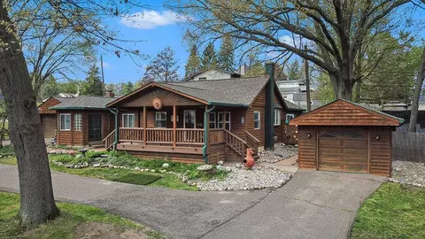 2640 Loon Lake Rd, Wixom, MI 48393