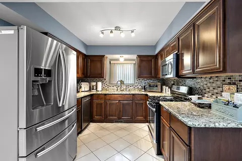15255 Windmill Dr, Macomb, MI 48044 photo 13