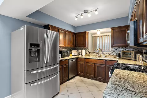 15255 Windmill Dr, Macomb, MI 48044 photo 14
