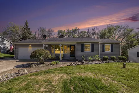 4678 Rollridge Ave, Kalamazoo, MI 49004