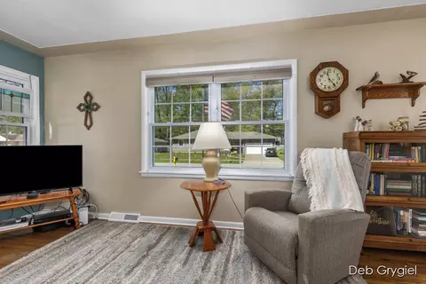 4504 Marshall Ave SE, Grand Rapids, MI 49508 photo 8