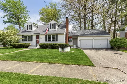 4504 Marshall Ave SE, Grand Rapids, MI 49508 photo 2