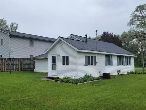 230 Bender St, Jackson, MI 49202 photo 2