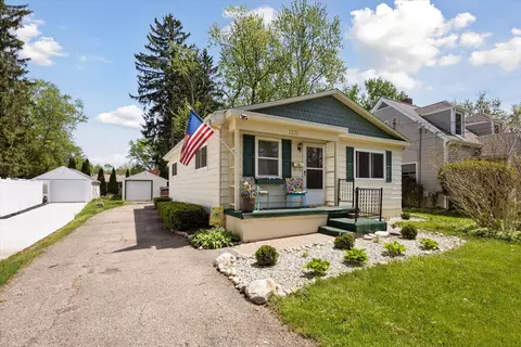 1121 S Webster St, Jackson, MI 49203 photo 2