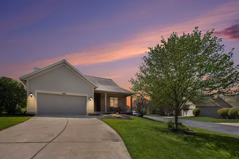 2290 Pin Oak Ct NW, Grand Rapids, MI 49504