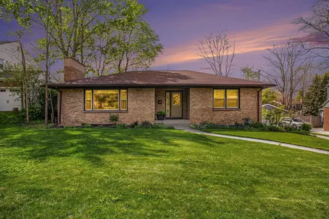 1503 Breton Rd SE, Grand Rapids, MI 49506