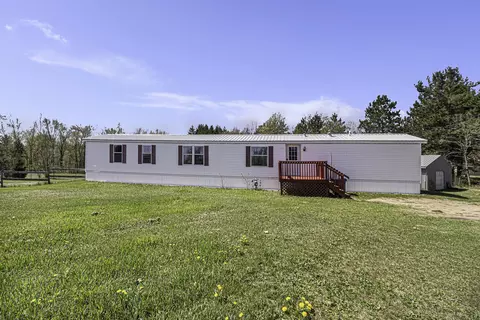 20121 W Lake Montcalm Rd, Howard City, MI 49329