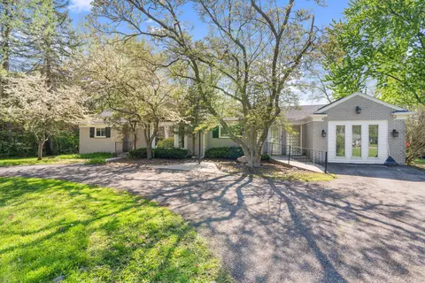 30571 Longcrest St, Southfield, MI 48076