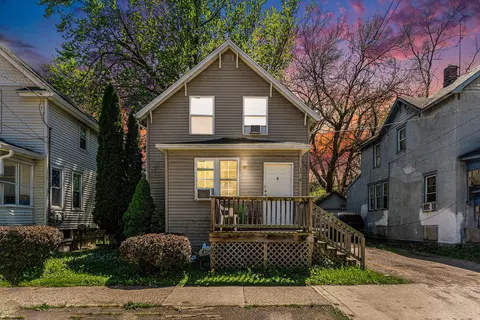 122 E Stockbridge Ave, Kalamazoo, MI 49001