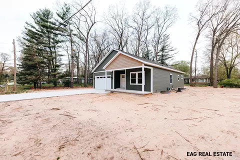 1690 Petoskey Dr, Muskegon, MI 49445
