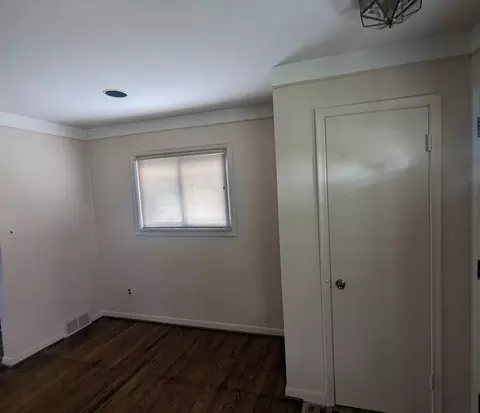 1094 N Stephen Ave, Clawson, MI 48017 photo 8