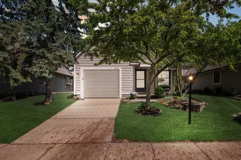 2542 Country Village Ct, Ann Arbor, MI 48103
