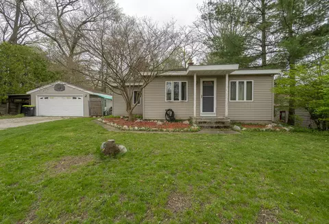 2346 Powers Ave NW, Grand Rapids, MI 49544