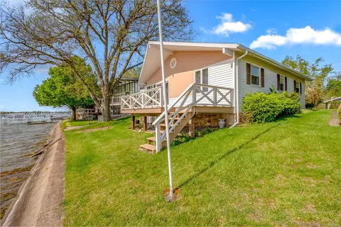 575 Pearl Beach Dr, Coldwater, MI 49036