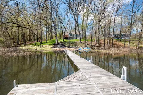 8006 S Potawatomi Ct # -A, Newaygo, MI 49337
