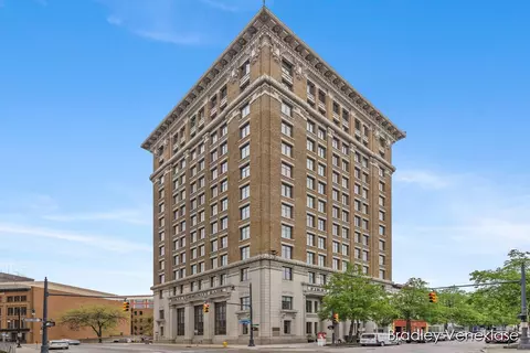 60 Monroe Center St NW #8D, Grand Rapids, MI 49503