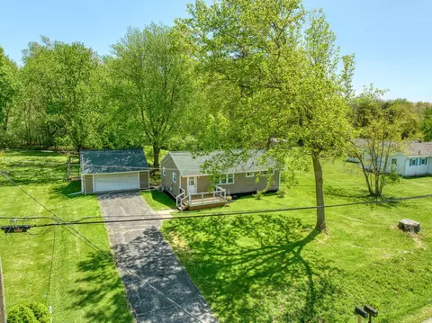 5411 Sharon Dr, Jackson, MI 49203 photo 3
