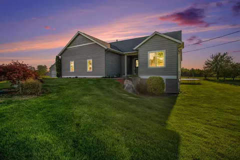 1471 Angling Rd SW, Grandville, MI 49418