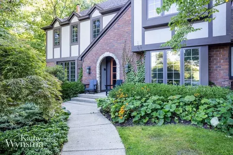 4522 Whitewood Farms Dr NE, Grand Rapids, MI 49525
