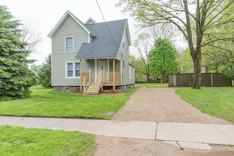704 Dwight Ave, Kalamazoo, MI 49048
