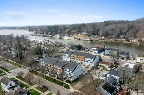 720 Butler St #9, Saugatuck, MI 49453