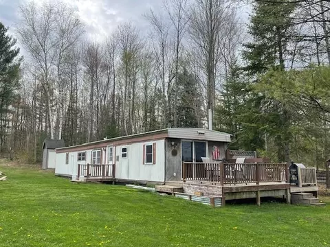 9896 Shady Ln, Reed City, MI 49677