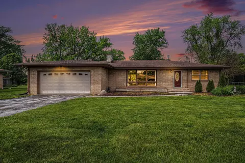 1337 Hickory Dr, St. Joseph, MI 49085