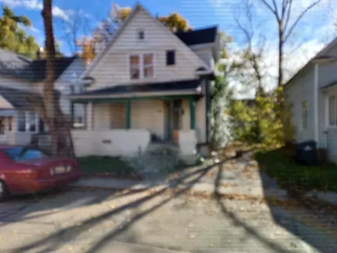 908 Hays Park Ave, Kalamazoo, MI 49001