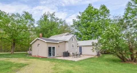 679 E Central Rd, Coldwater, MI 49036 photo 2