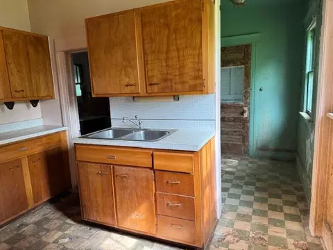 1008 Norfolk St, Jackson, MI 49202 photo 3
